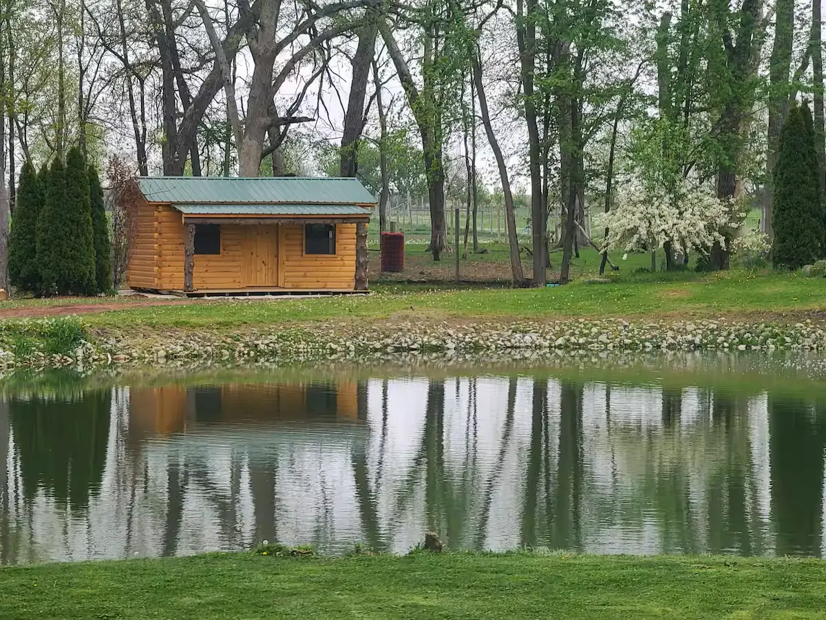 Cabin exterior at Avanti The Bear Den wildlife sanctuary Crown Point Indiana