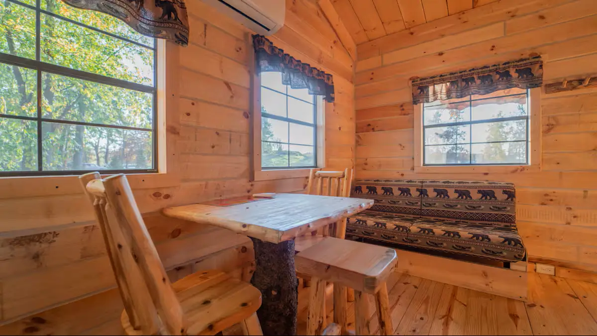 Cabin interior view at Avanti The Bear Den