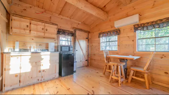 Cabin interior detail at Avanti The Bear Den